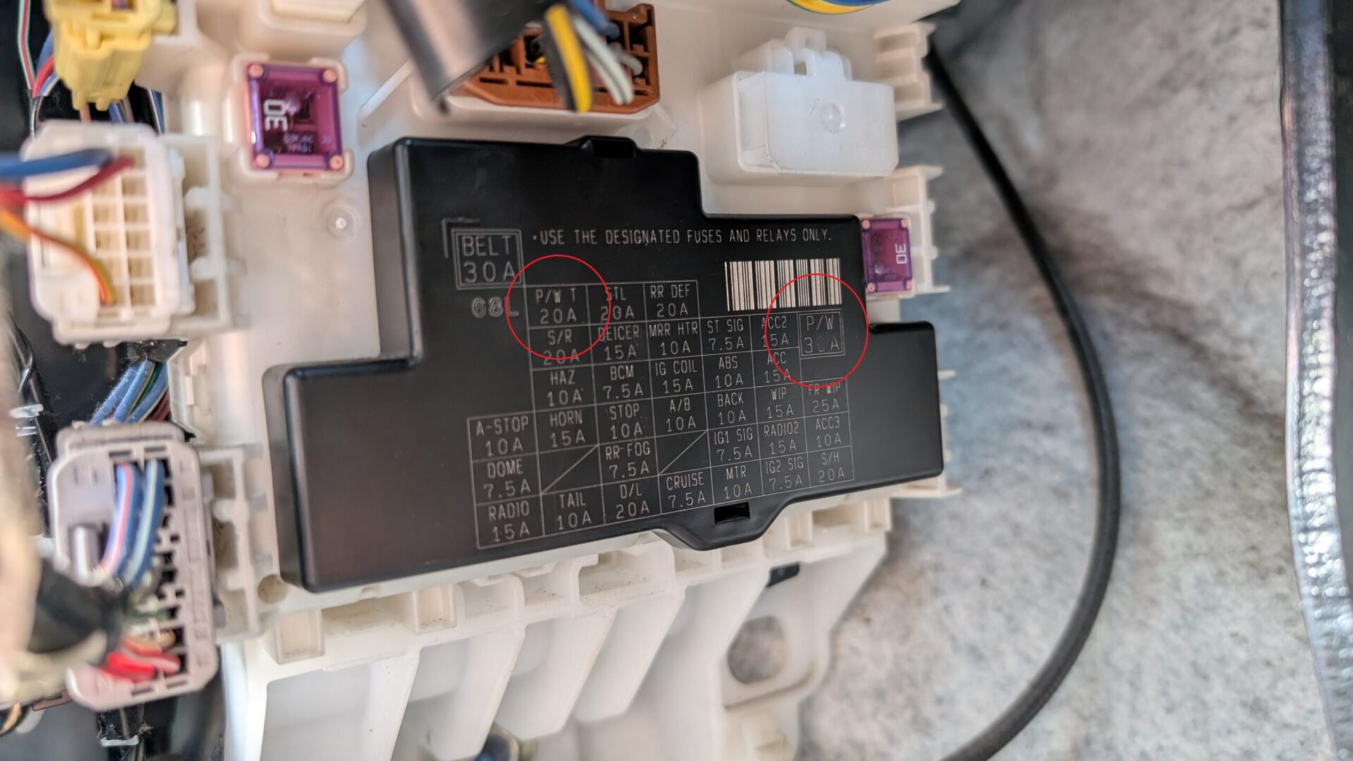Suzuki Swift interior fusebox location on the driver’s left pillar near the pedals