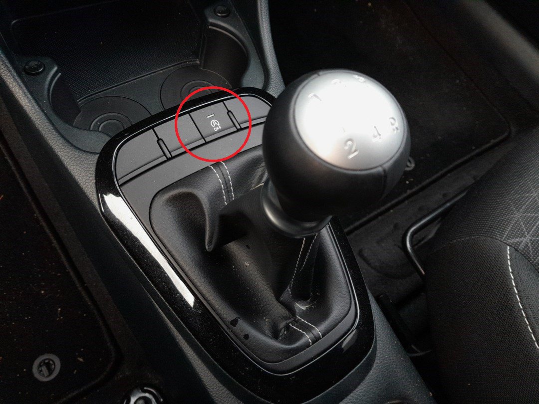 Kia Picanto JA 2017–2023 start stop OFF button located next to gear lever