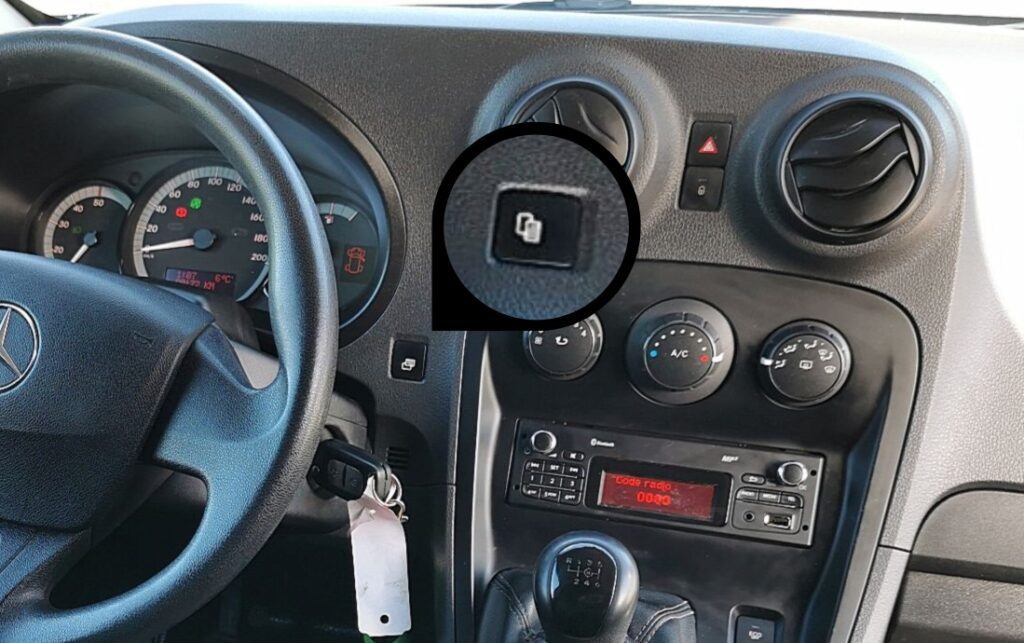 Mercedes-Benz Citan instrument cluster display button used for service reset