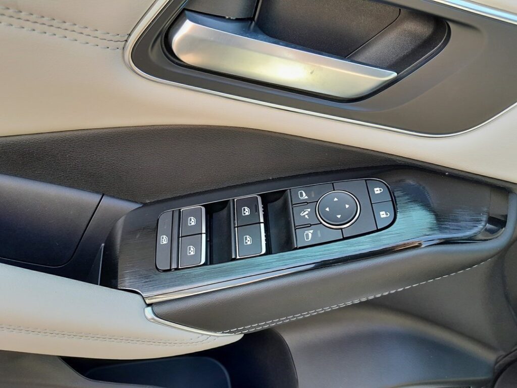 Nissan Qashqai J12 driver door window switches