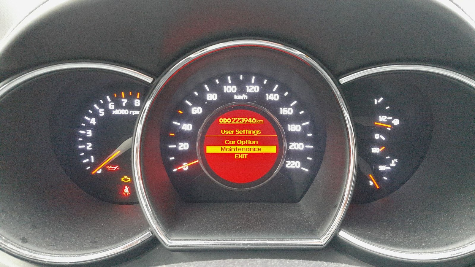 Kia Rio Mk3 (UB) cluster User Setting menu with Maintenance highlighted
