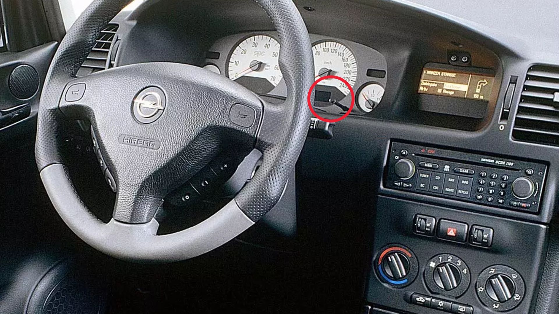 How to reset the service indicator on an Opel Zafira A (2001–2005) — reset button on instrument cluster