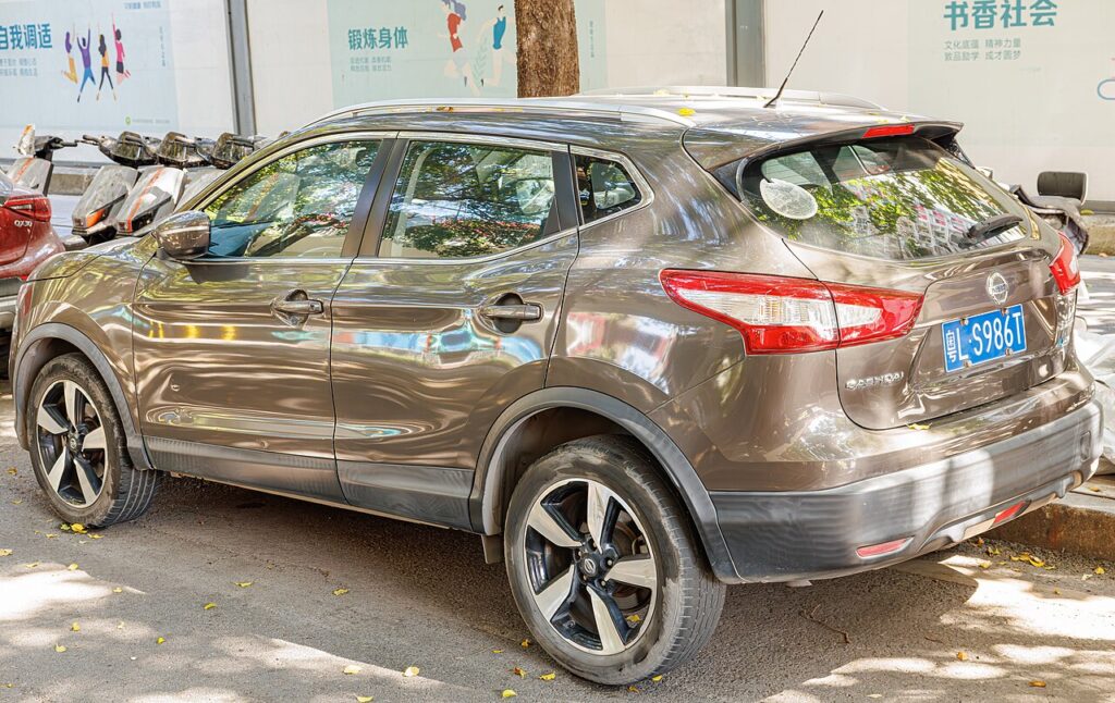 Nissan Qashqai Mk2 — the vehicle covered in this reset guide.