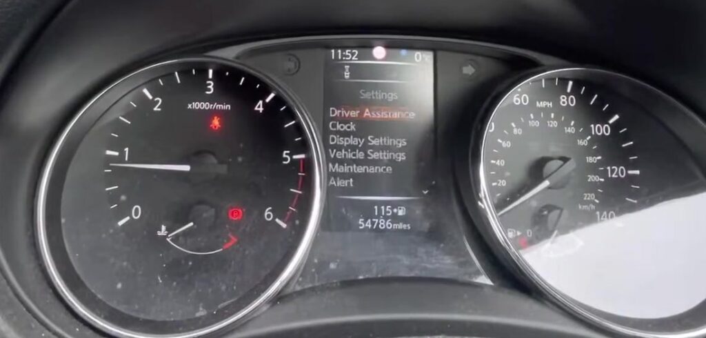 Nissan Qashqai J11 instrument cluster showing the on-screen Settings menu with Maintenance listed, used to reset the service reminder