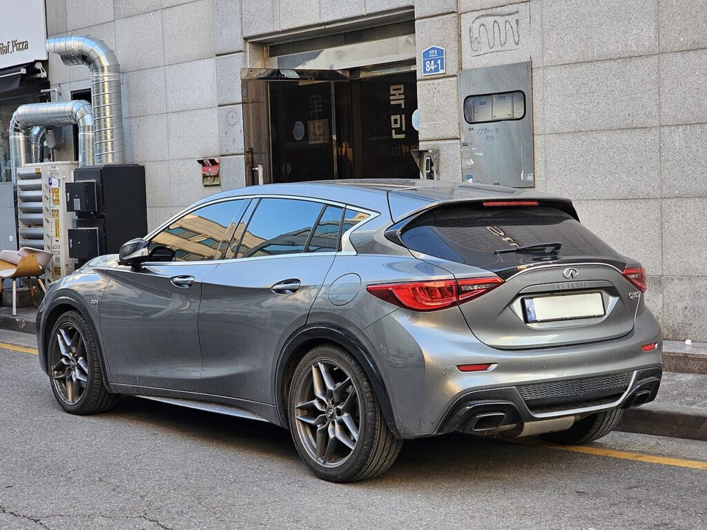Infiniti Q30 — the vehicle covered in this reset guide.