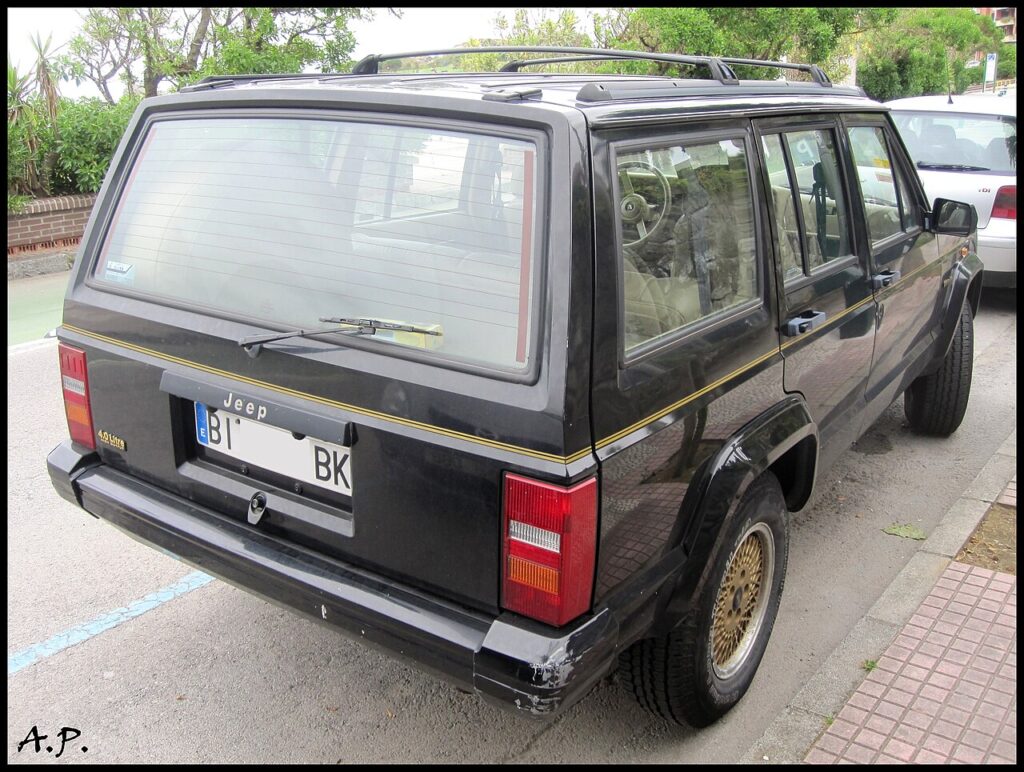 Jeep Cherokee Mk2 — the vehicle covered in this guide.