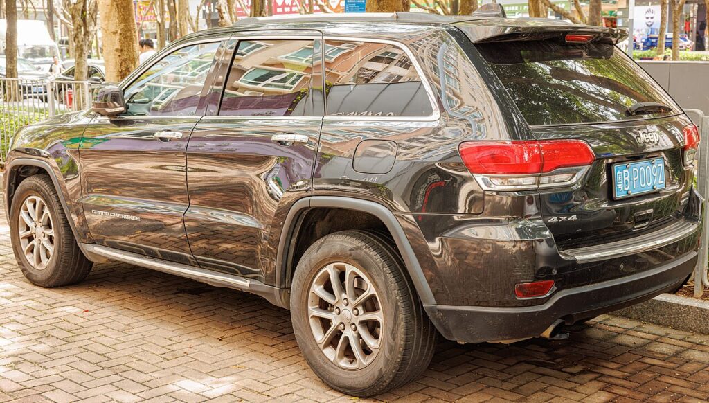 Jeep Grand Cherokee Mk4 — the vehicle covered in this guide.