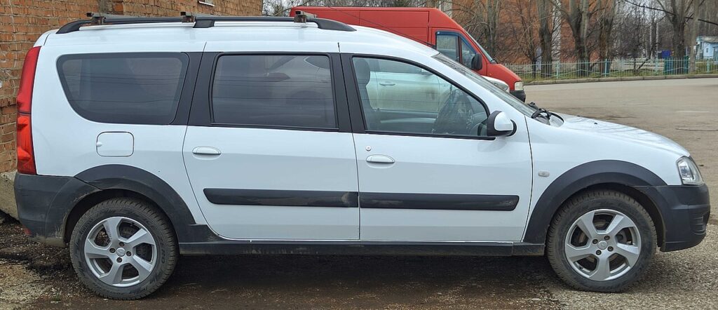 Lada Largus — the vehicle covered in this guide.