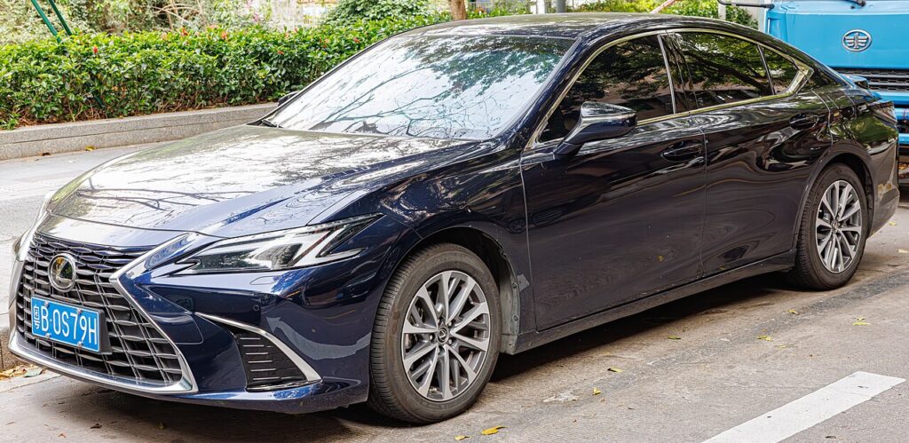 Lexus ES Mk7 — the vehicle covered in this reset guide.