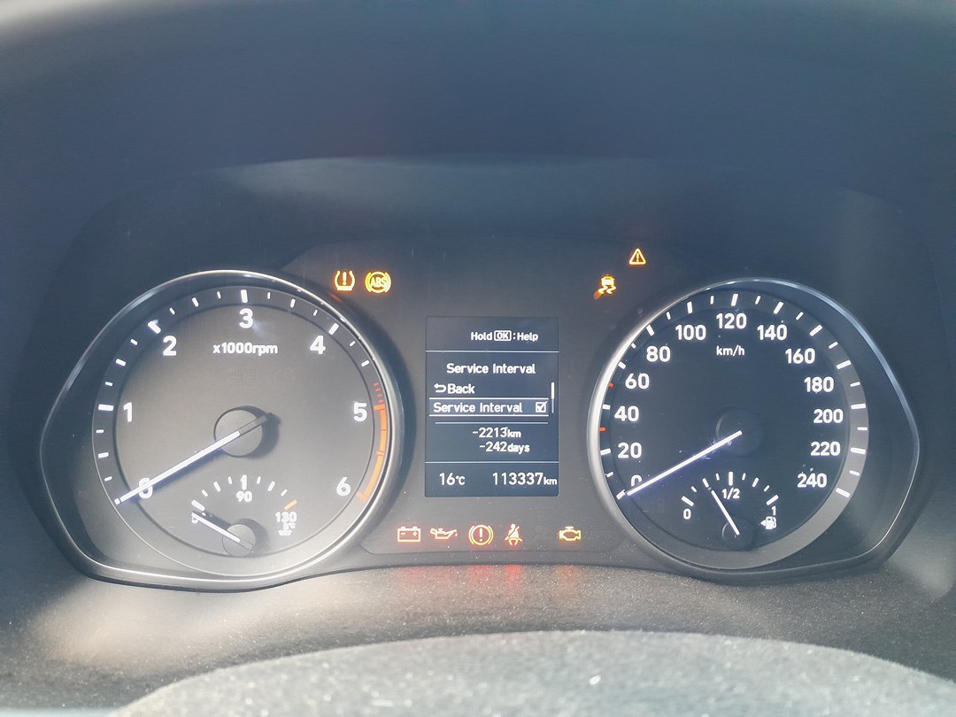 Service Interval display in the Hyundai i30 Mk3 instrument cluster