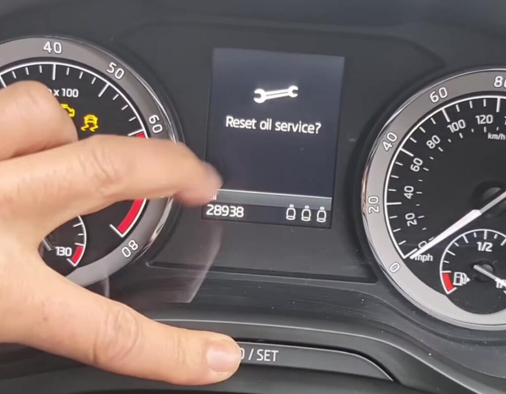 Skoda Kodiaq cluster prompting Reset oil service.