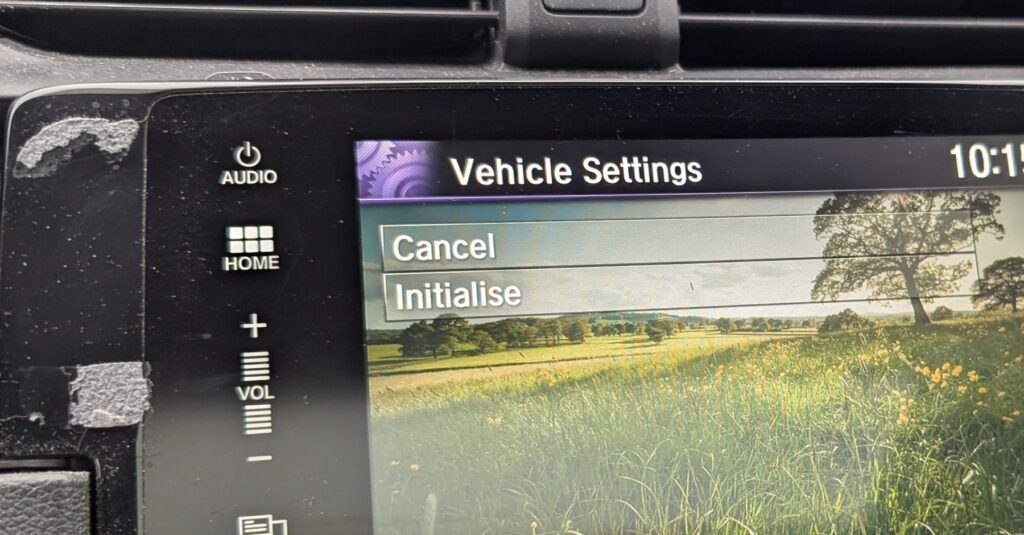 Honda Civic Mk10 Vehicle Settings screen with the TPMS Initialise option
