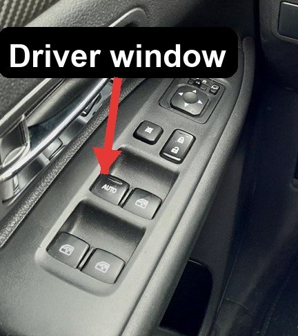Driver door window switches on a Mitsubishi Outlander, AUTO rocker