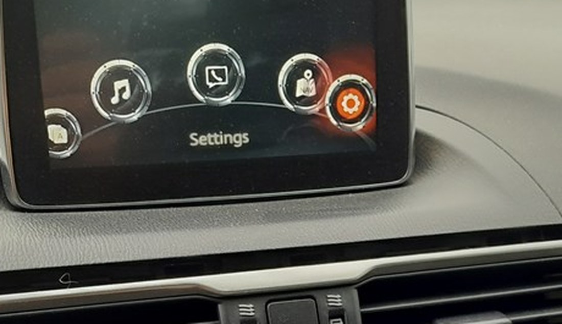 Mazda 3 (BM) MZD Connect touchscreen