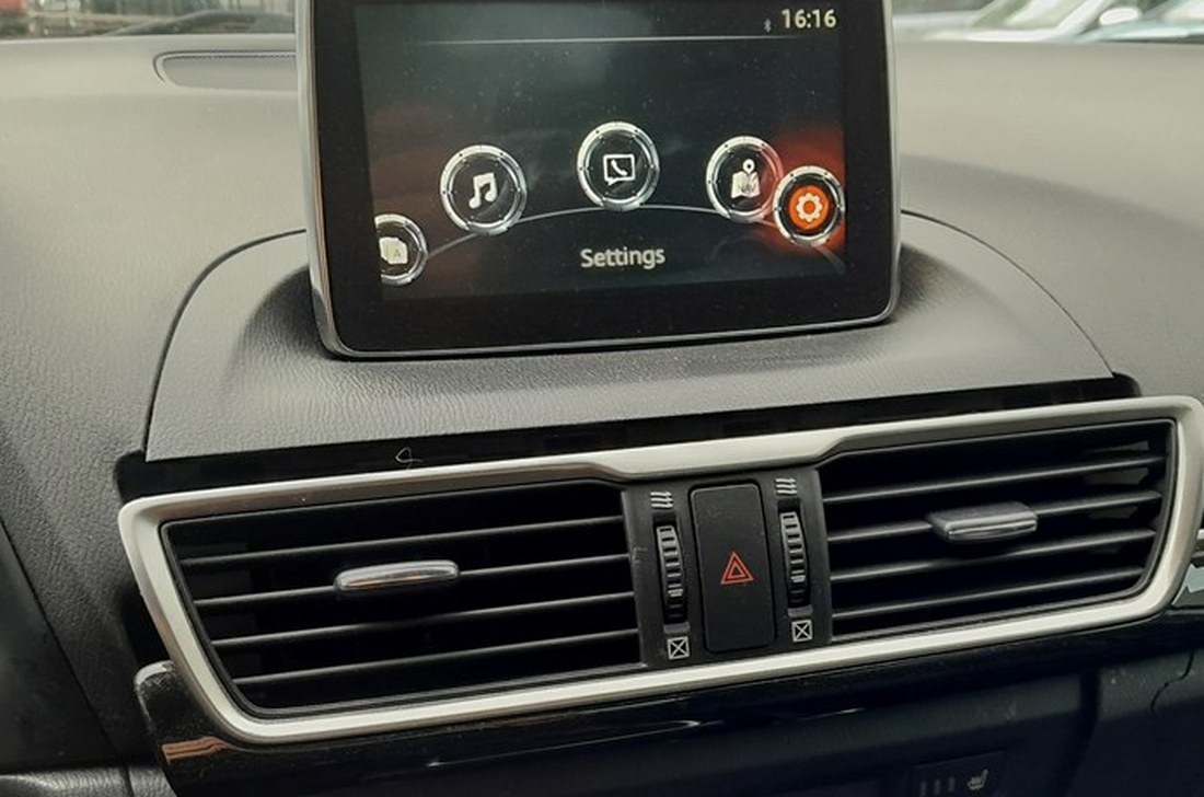 Mazda 3 (BM) MZD Connect home screen
