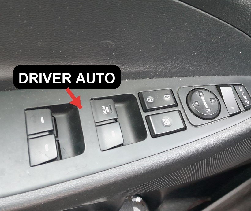 Hyundai Tucson TL driver door AUTO window switch