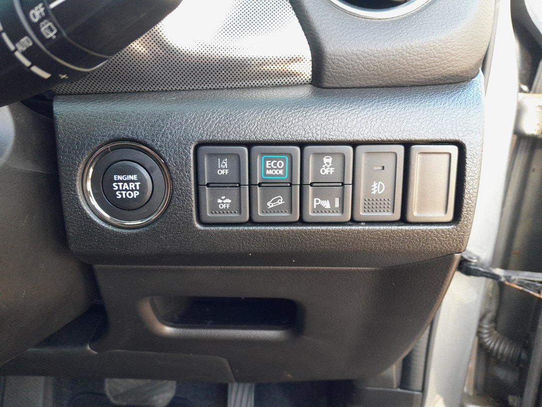 Engine start/stop button on a Suzuki Vitara (LY)