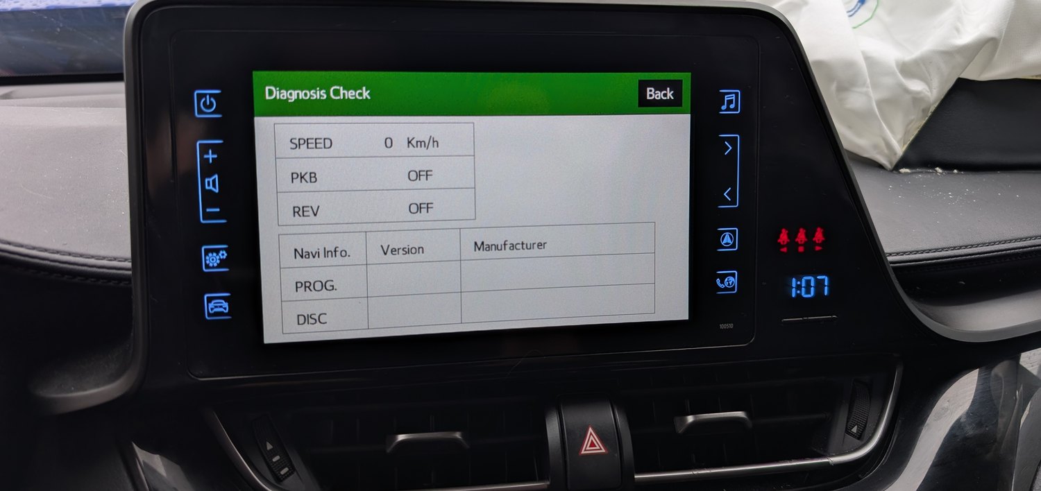 Toyota C-HR Mk1 diagnosis screen showing live speed, parking-brake and reverse status