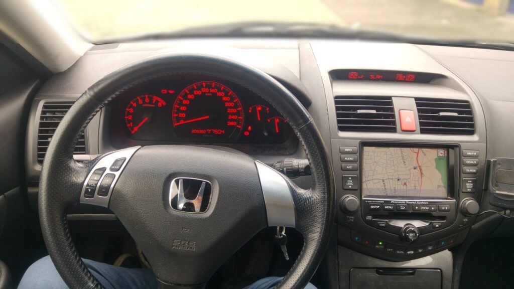 Honda Accord 2003-2008 dashboard and clock display