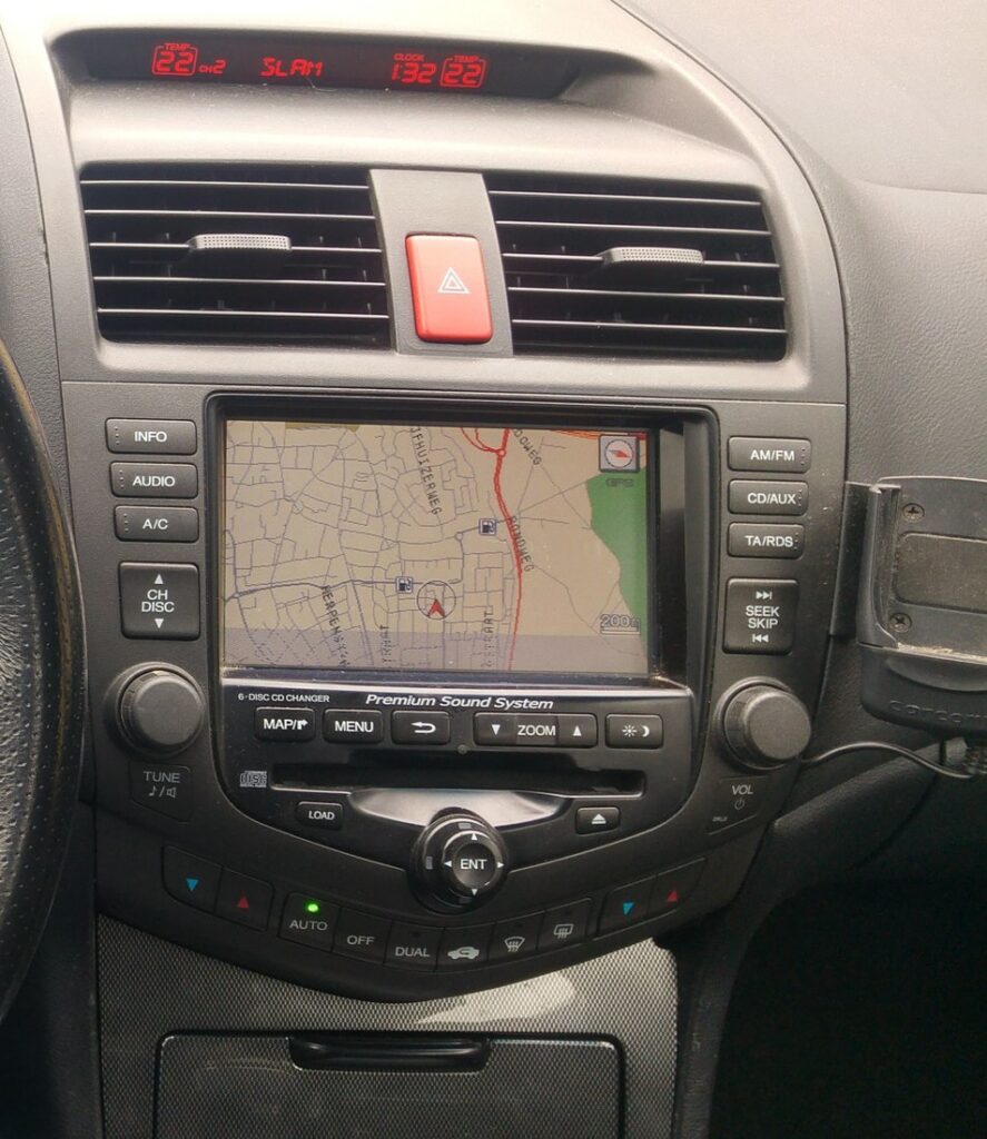 Honda Accord 2003-2008 audio head unit with TUNE knob