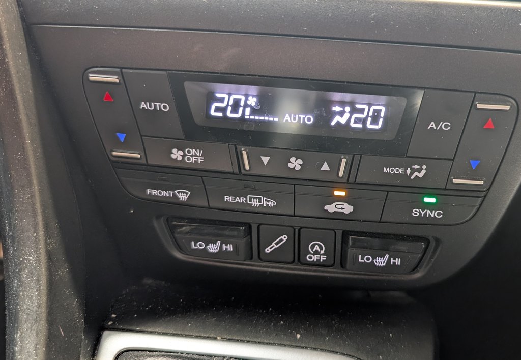 Automatic climate control panel on the Honda Civic (FK)