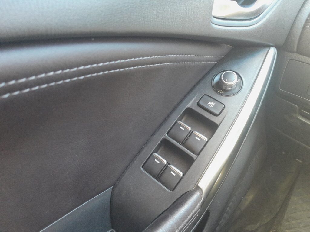 Mazda 6 GJ driver door window switches