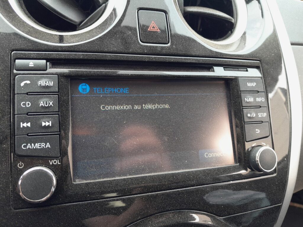 NissanConnect head unit in a Nissan Note E12
