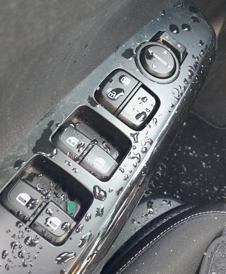 Kia Picanto Mk3 driver door window switch panel