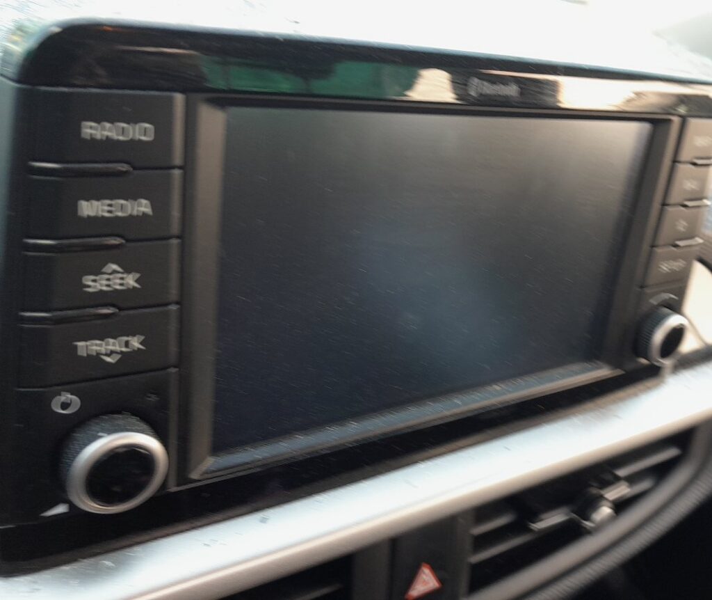 Kia Picanto Mk3 radio head unit and screen