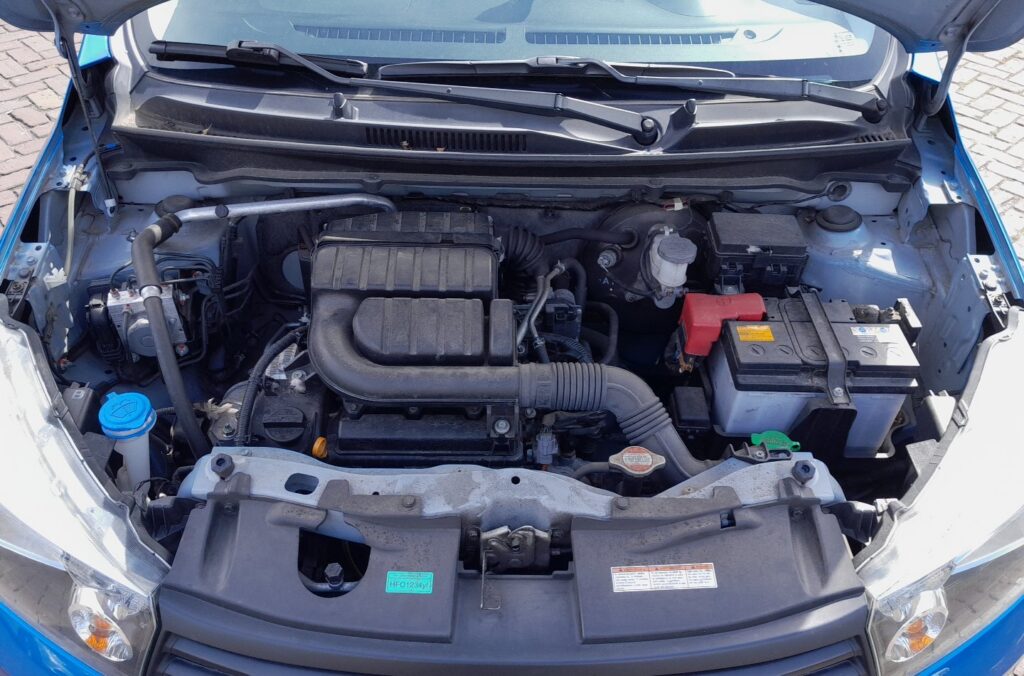 Suzuki Celerio engine bay and 12V battery
