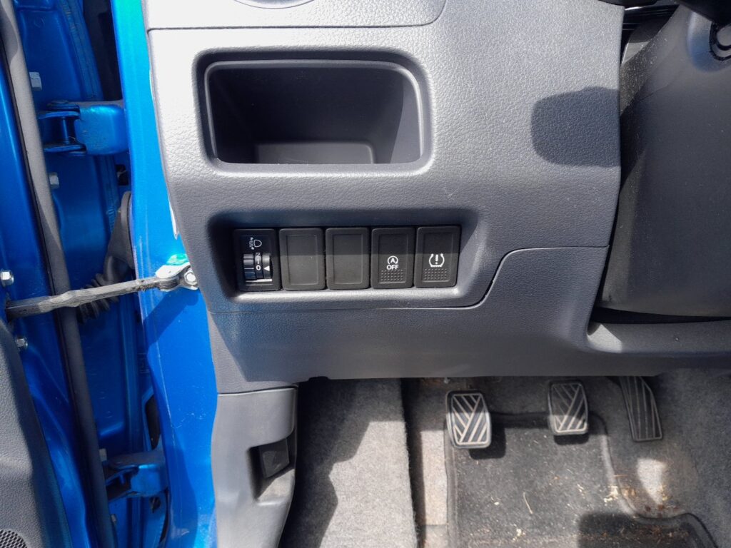 Suzuki Celerio ENG A-STOP OFF switch