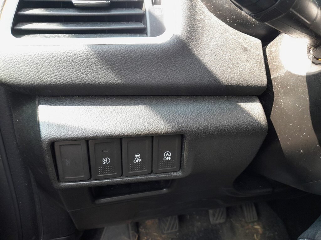 Suzuki SX4 S-Cross ESP and stop-start OFF switches
