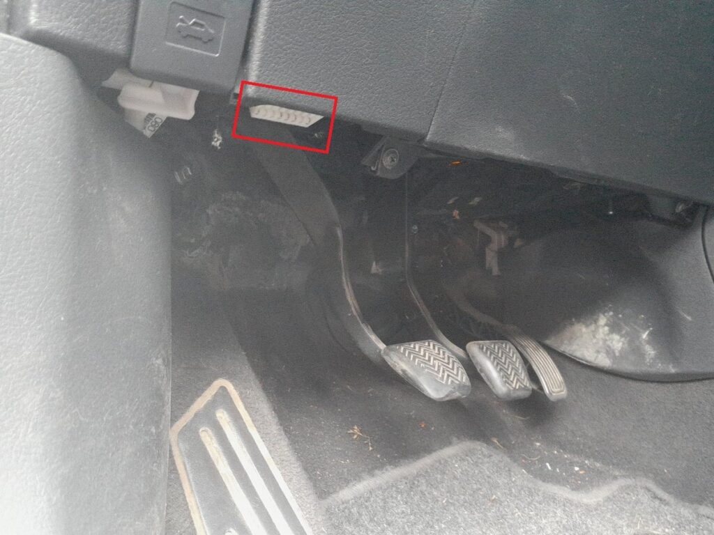 Toyota Verso AR20 OBD-II diagnostic port under the driver-side dash
