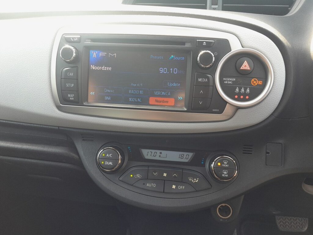 Touchscreen head unit in the Toyota Yaris Mk3 (XP130)