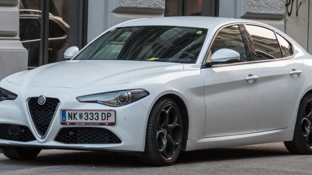 Alfa Romeo Giulia Mk1 (952) 2016-Present exterior