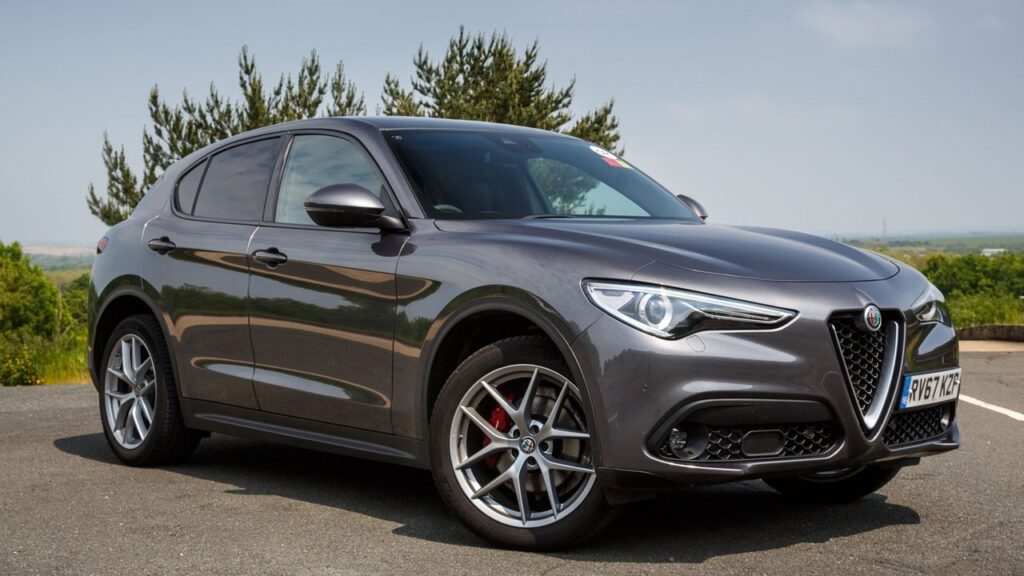 Alfa Romeo Stelvio Mk1 (949) 2017-Present exterior