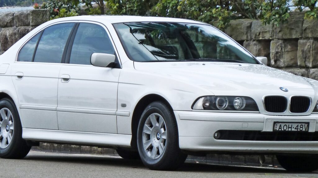 BMW 5 Series Mk4 (E39) 1996-2004 exterior