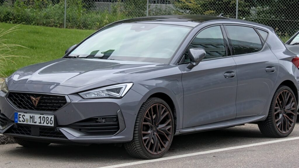Cupra Leon Mk1 (KL) 2020-present exterior
