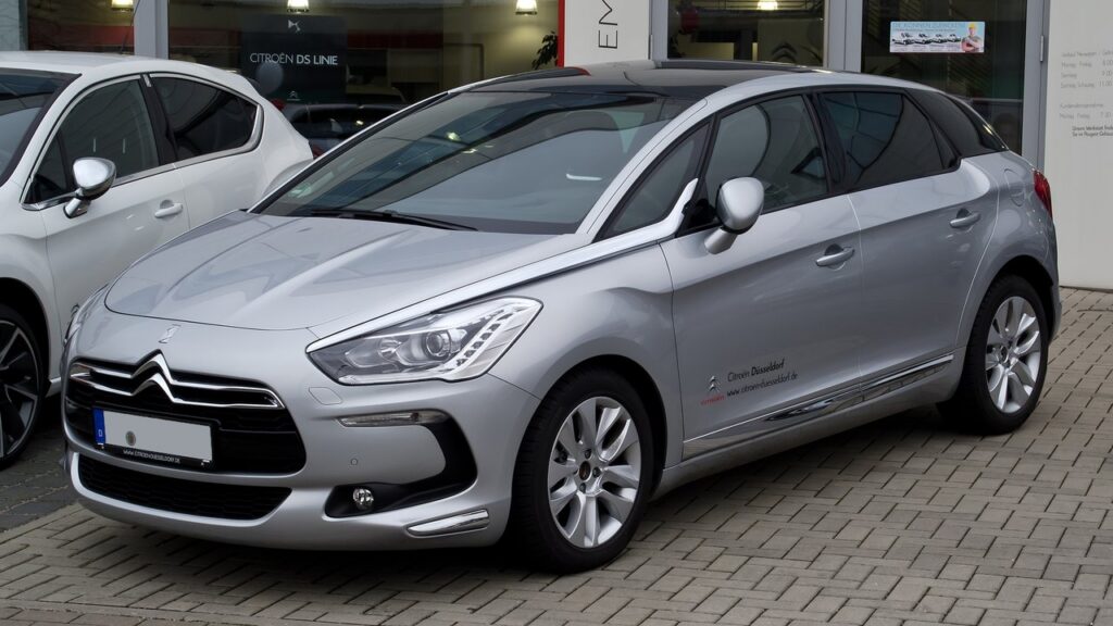 DS 5 Mk1 (K) 2011-2018 exterior