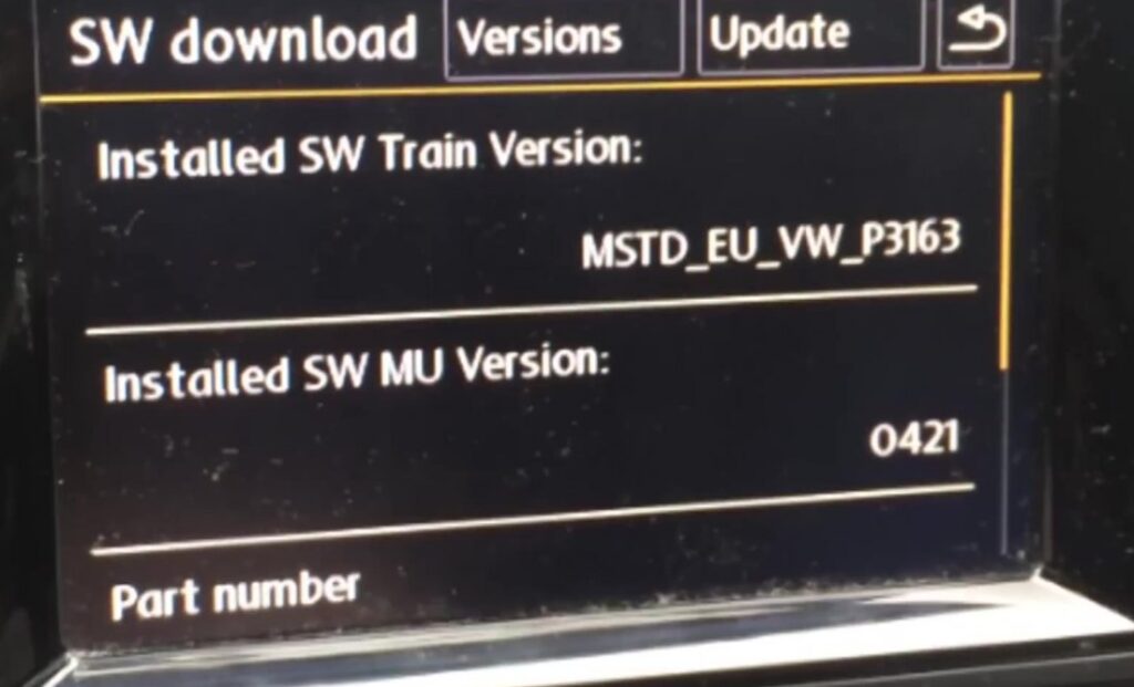 Golf Mk7 SW download screen showing installed SW train version MSTD_EU_VW_P3163 and SW MU version