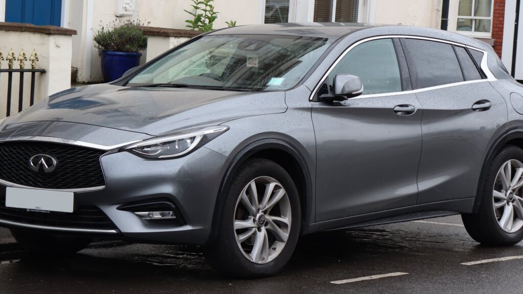Infiniti Q30 (H15) 2015-2019 exterior