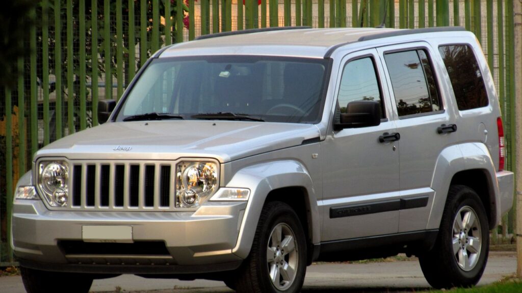 Jeep Cherokee Mk4 (KK) 2007-2013 exterior