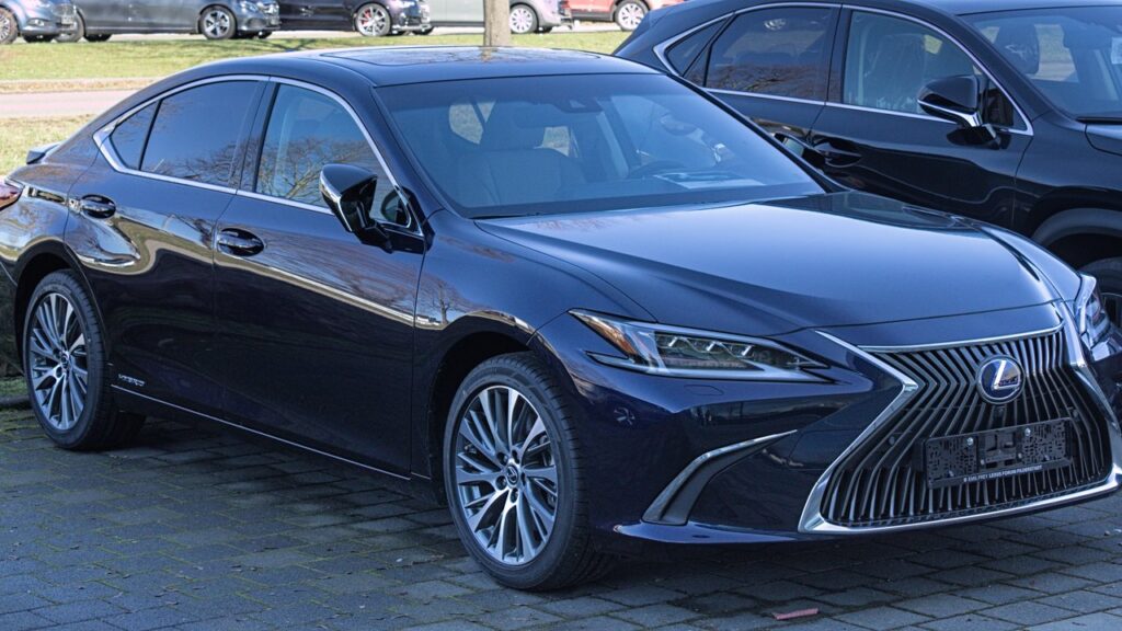 Lexus ES Mk7 (XZ10) 2018-Present exterior