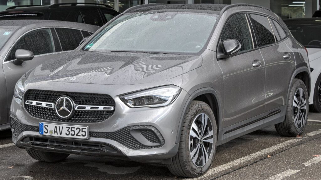 Mercedes GLA Mk2 (H247) 2020-Present exterior