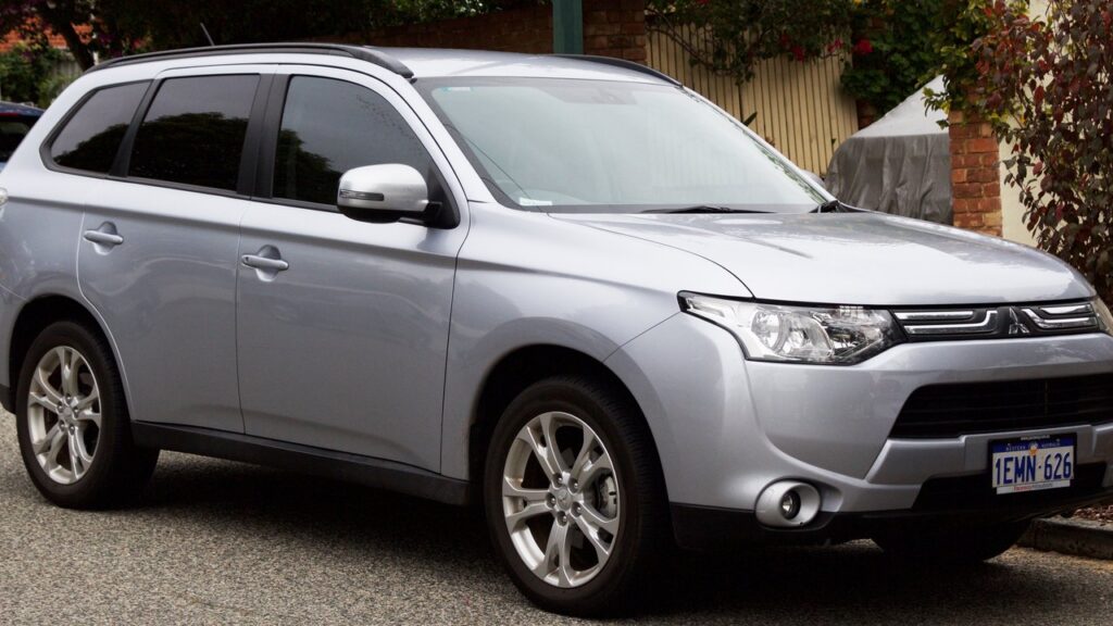 Mitsubishi Outlander Mk3 (GF) 2012-2021 exterior