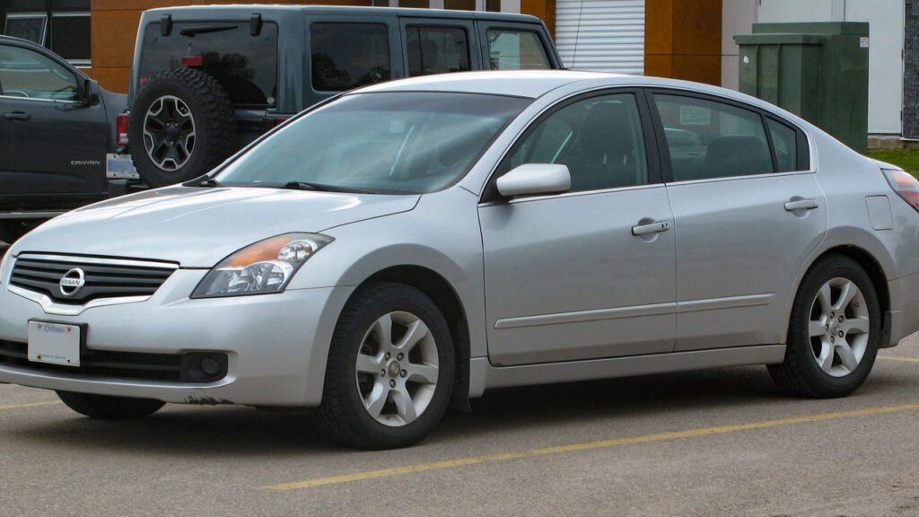 Nissan Altima Mk4 (L32) 2007-2012 exterior