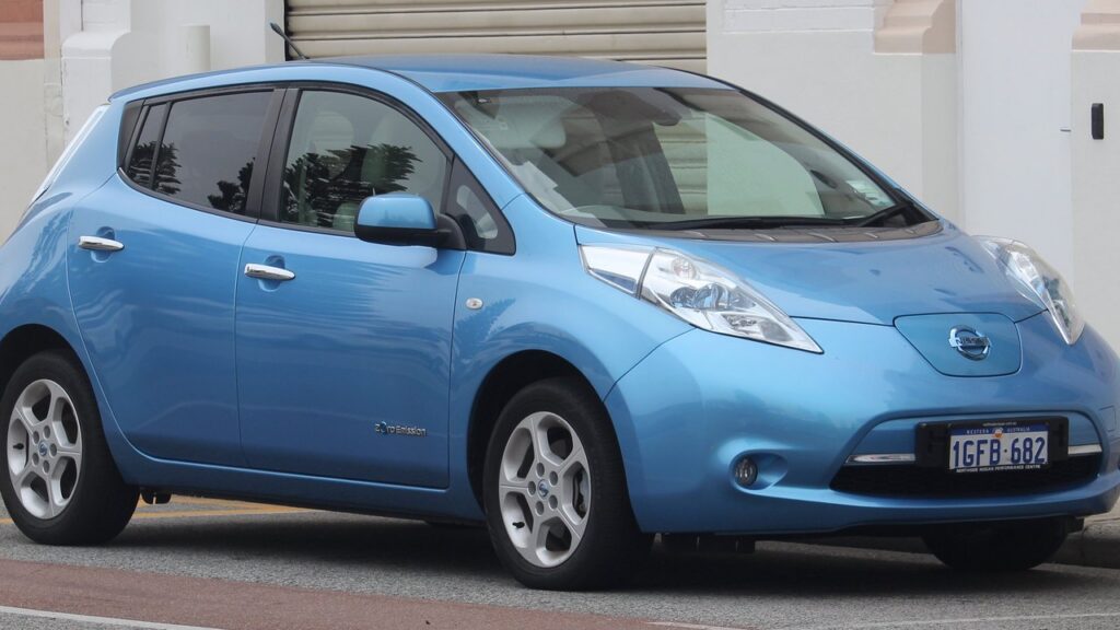 Nissan Leaf Mk1 (ZE0) 2011-2017 exterior