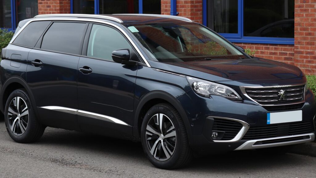 Peugeot 5008 Mk2 (P87) 2017-Present exterior