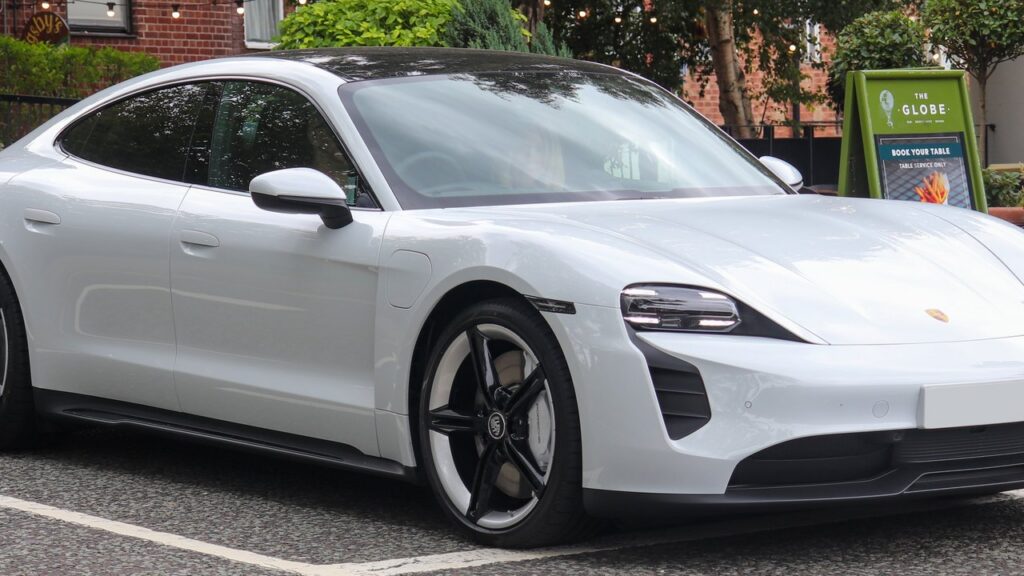 Porsche Taycan Mk1 (Y1A) 2020-Present exterior