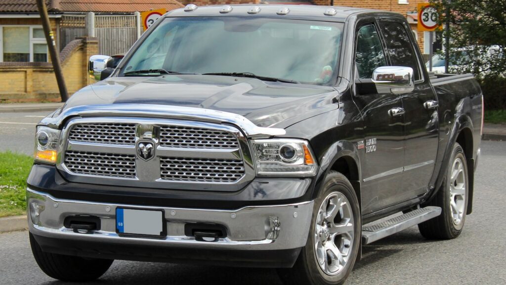 RAM 1500 Mk4 (DS) 2011-2019 exterior